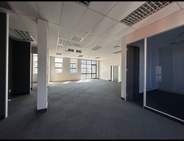 155.30M² OFFICE TO LET IN ECO PARK ESTATE